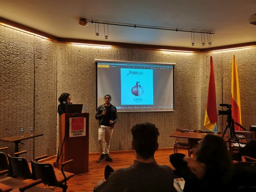 Laura Sanabria and Miguel Zambrano presenting "Proyecto Escape"