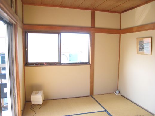 Typical small appartment in Shinjuku 7-chome, Tokyo, with tatami mats on the floor. 