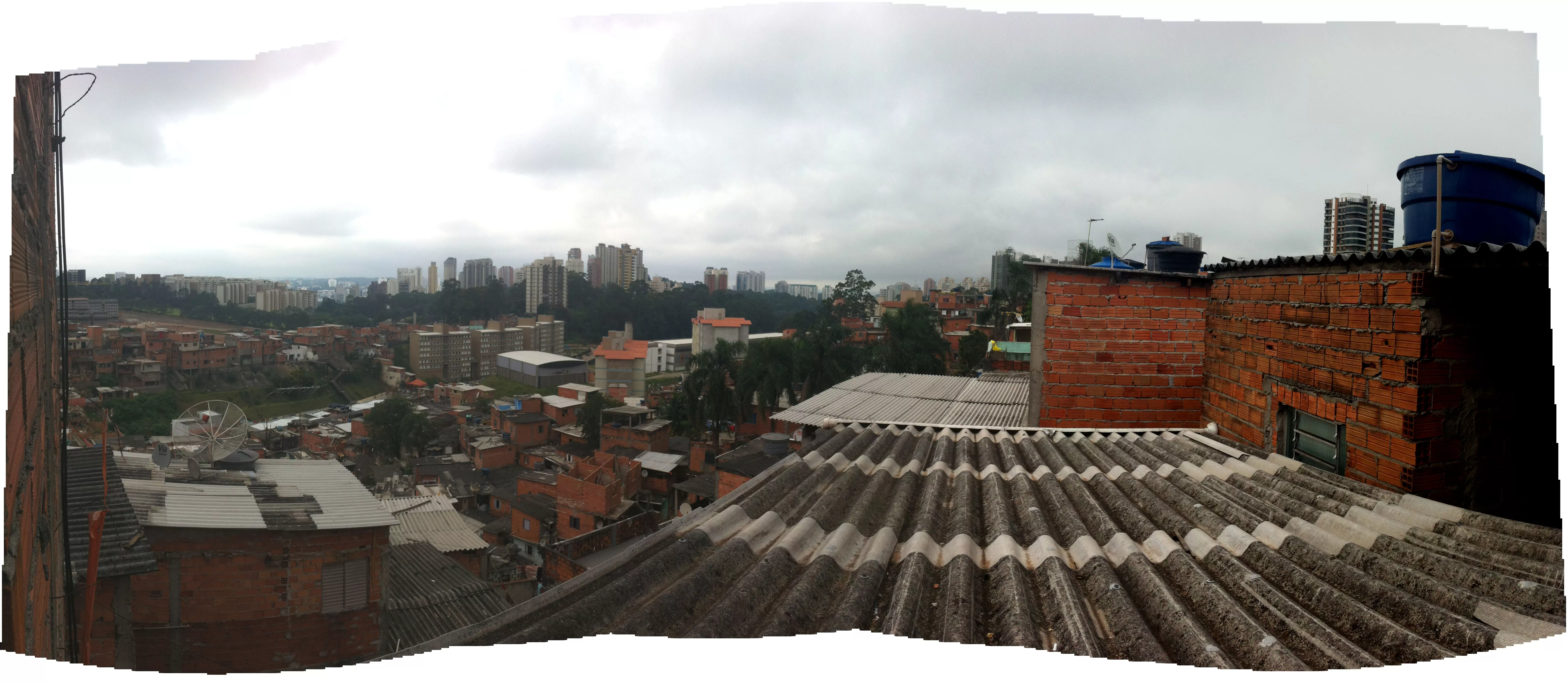 Paraisopolis viewed from a rooftop