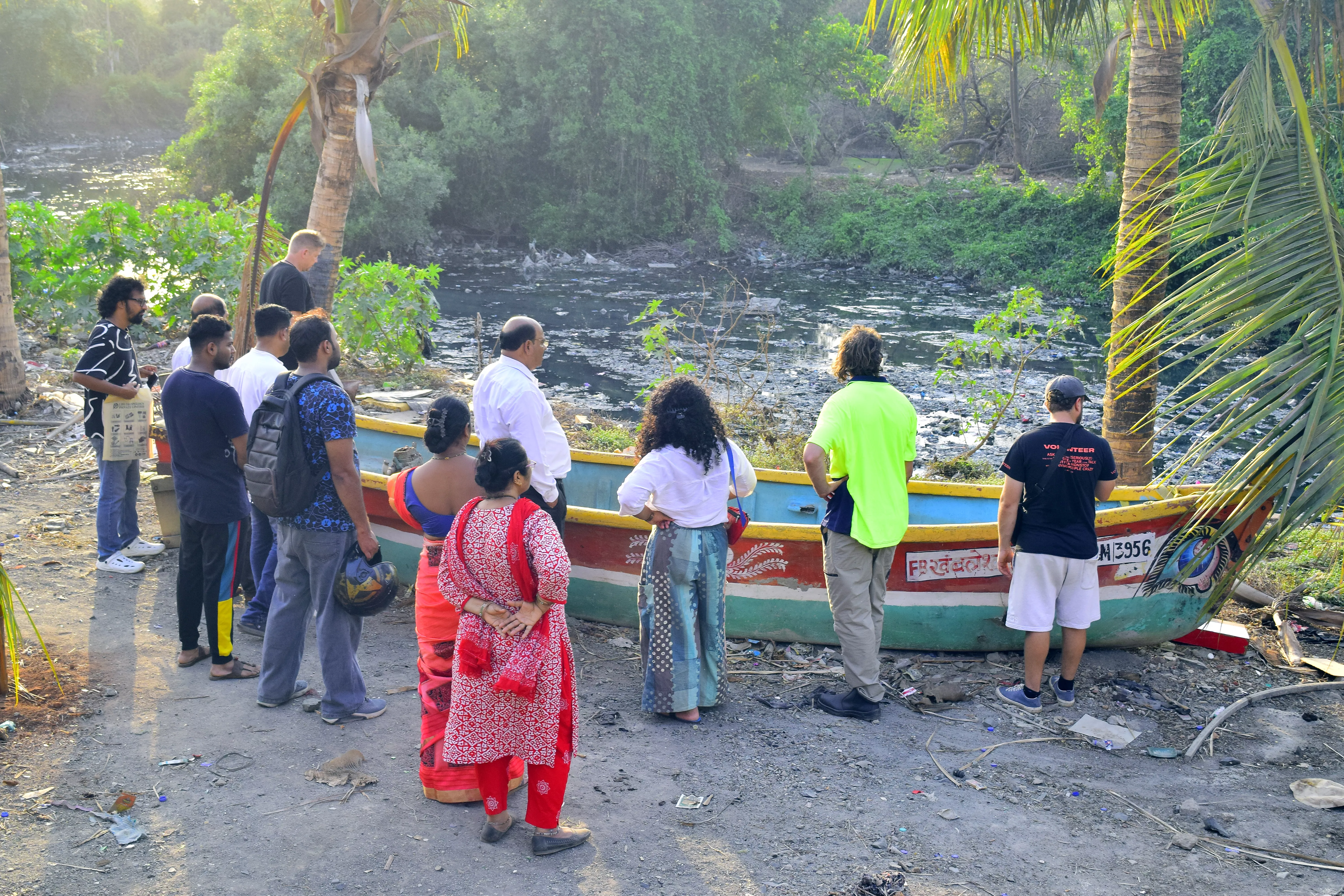 1. On the banks of the Mithi estuary with Dharavi Koli Jamat, Sullivan Carpentry and the urbz team